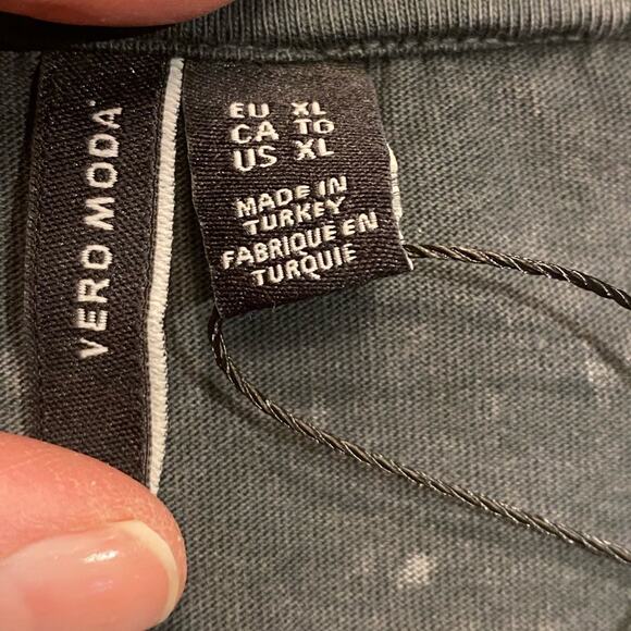 Vero Moda Womens XL Cropped Rocker Black Acid Washed Short Sleeve T-Shirt NWT - Picture 3 of 6